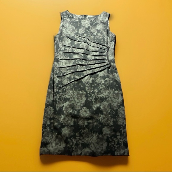 Ivanka Trump Dresses & Skirts - Ivanka Trump Charcoal Floral Midi Dress Body Con Front & Back Zip Size 12 NWOT